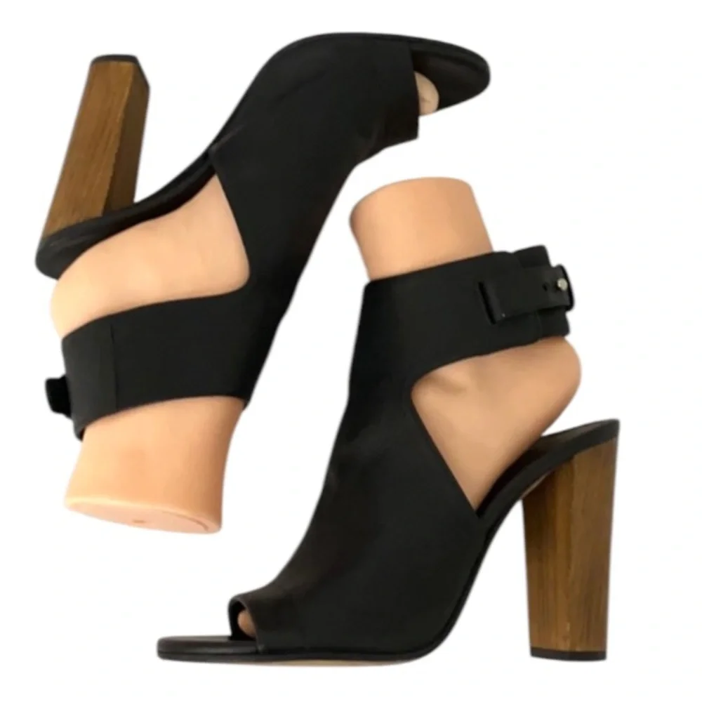Authentic Vince black leather designer heels sandals Sz 9.5